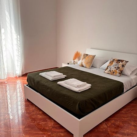 La Tela Di Elena Hotel Наполи Екстериор снимка