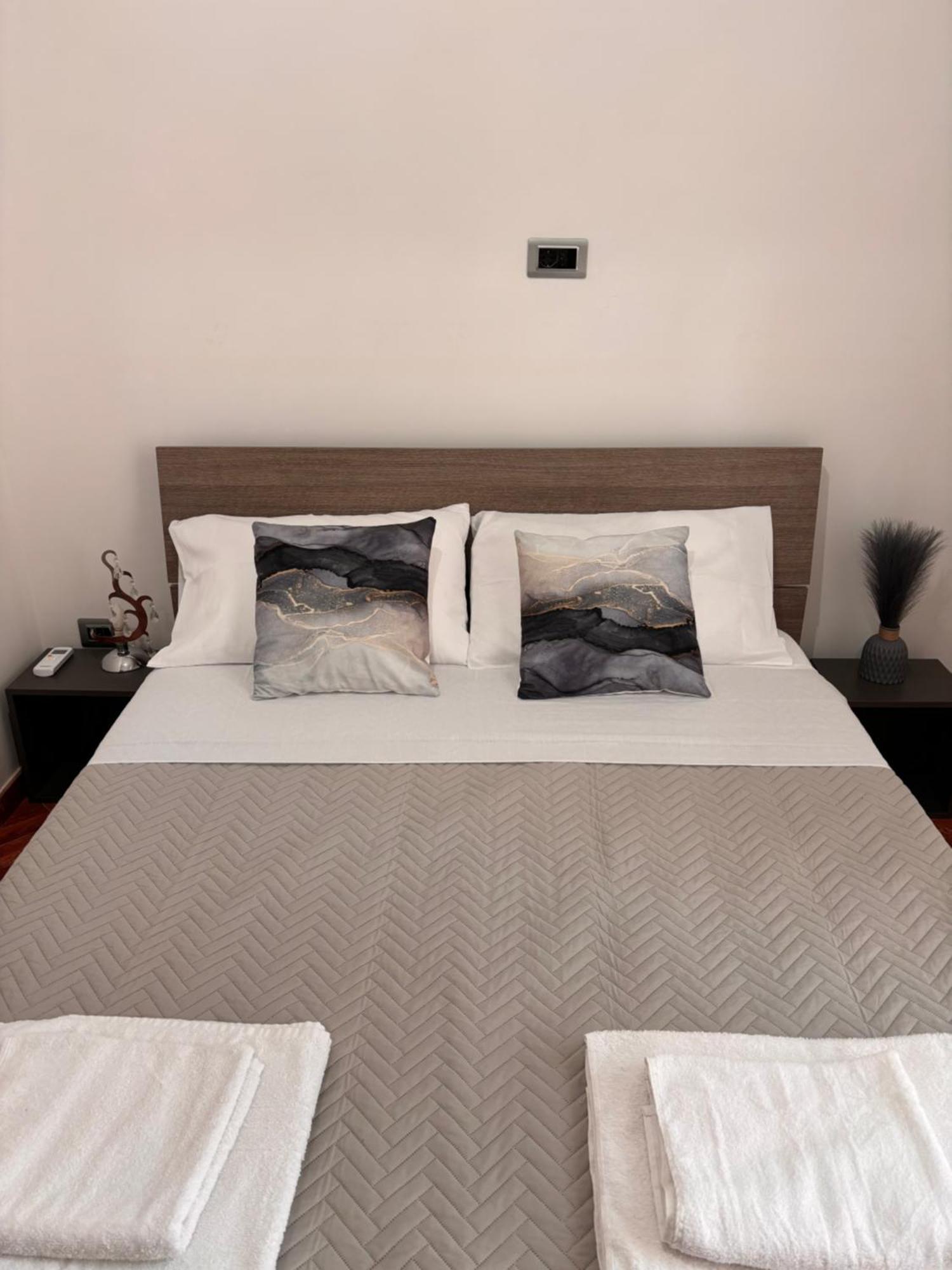 La Tela Di Elena Hotel Наполи Екстериор снимка