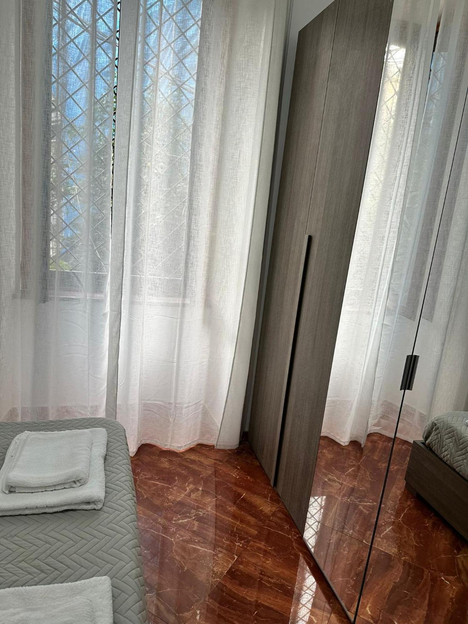 La Tela Di Elena Hotel Наполи Екстериор снимка